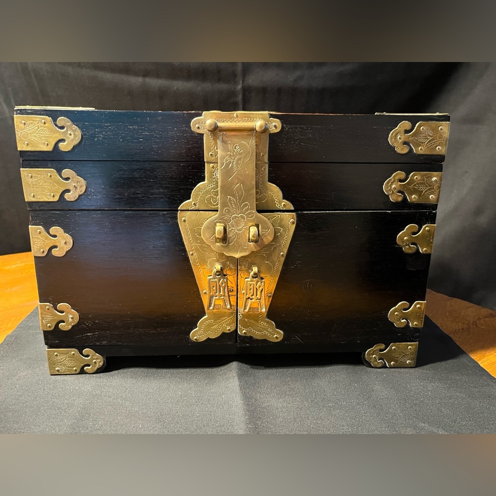 Large Asian style wood jewelry box, red lining, brass hardware